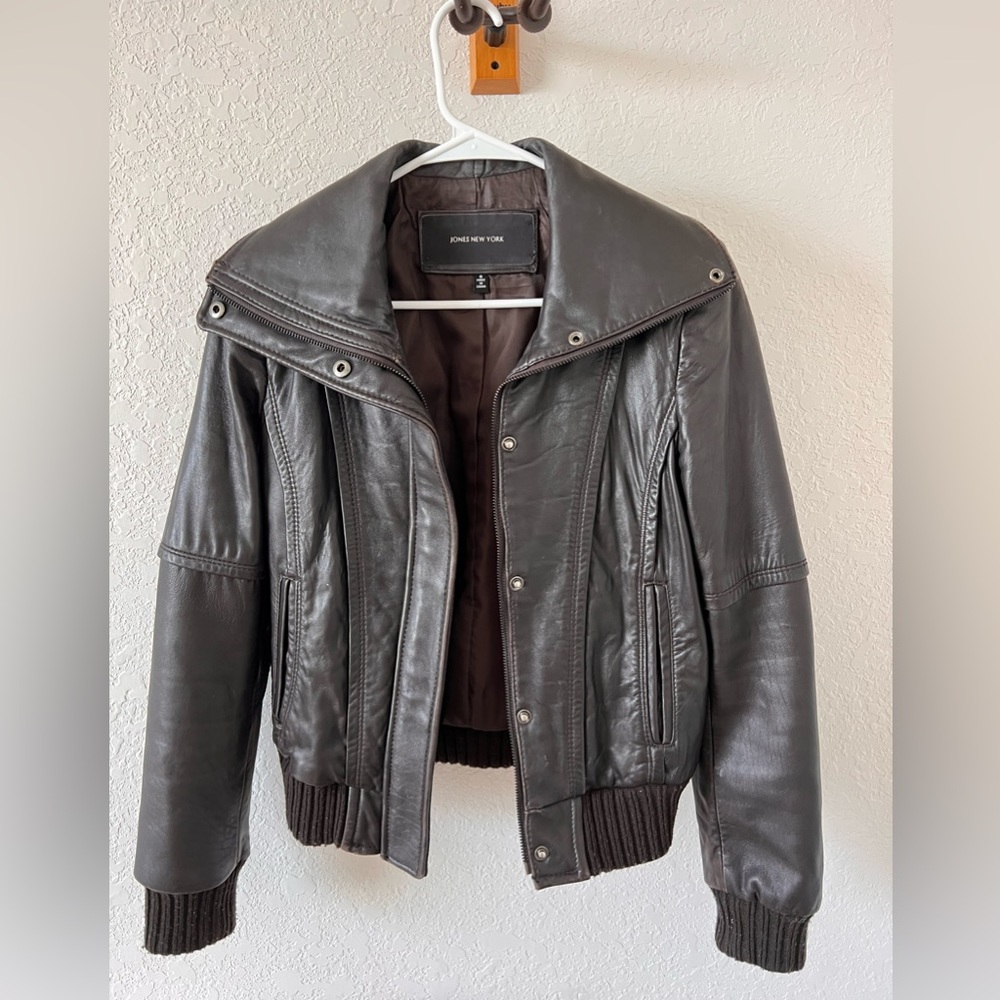 Vintage Jones New York Genuine Brown Vintage Leather Jacket — Good Condition